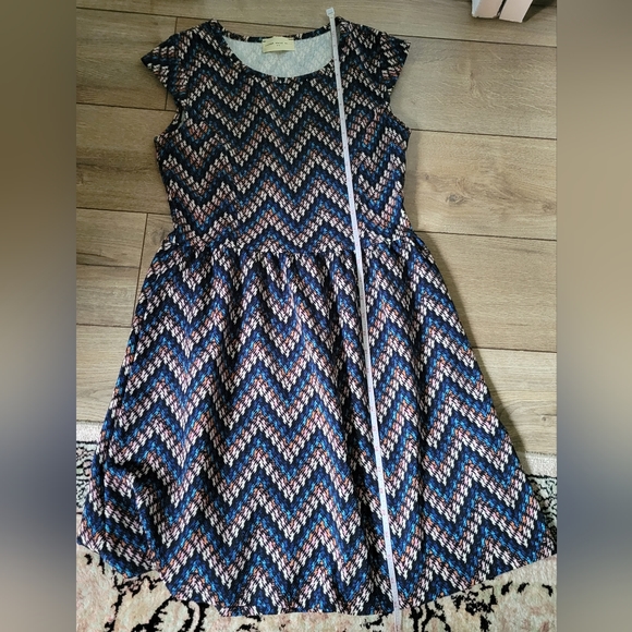 Dress - Picture 6 of 6